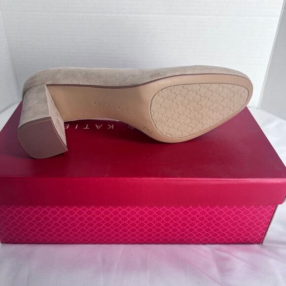 ✨Kelly & Katie Comfort Womens Pumps 8M Light Taupe Microsuede Block Heel NWT - Picture 5 of 5